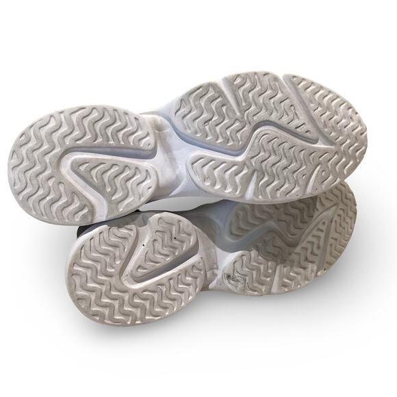 Lightweight Trainers - Picture 6 of 8